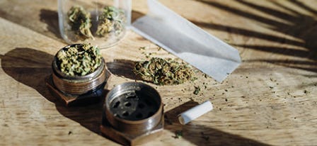 How to Build a Cannabis Smoking Kit